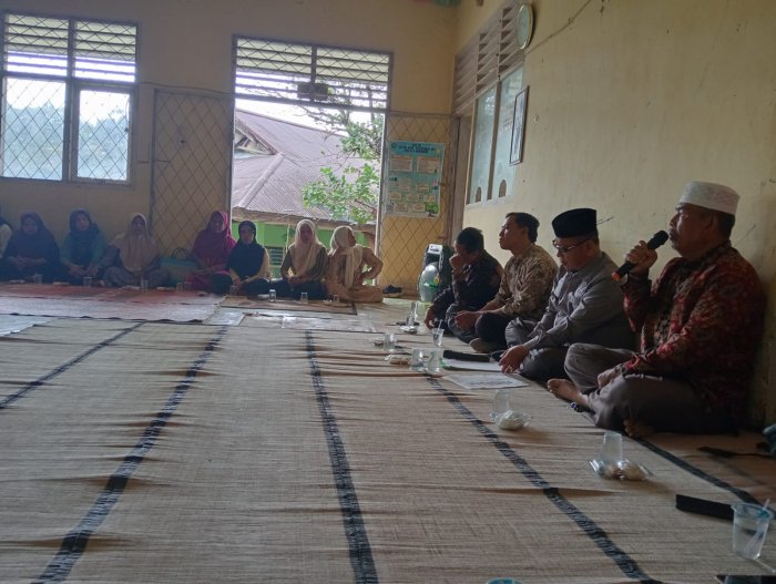 Pembentukan Komite MTsN 4 Merangin Berlangsung Demokratis Pembentukan Komite MTsN 4 Merangin Berlangsung Demokratis